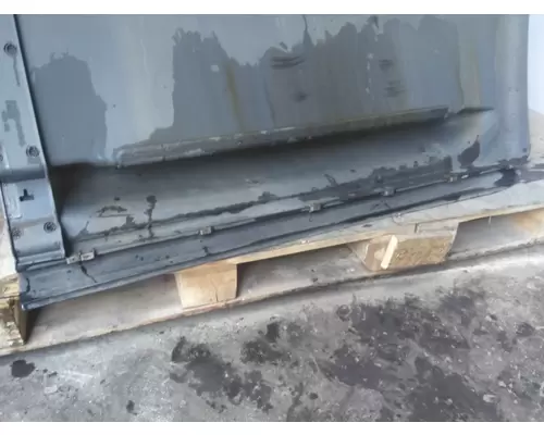 FREIGHTLINER CASCADIA 125 CAB SKIRTSIDE FAIRING