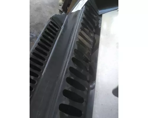 FREIGHTLINER CASCADIA 125 CAB SKIRTSIDE FAIRING