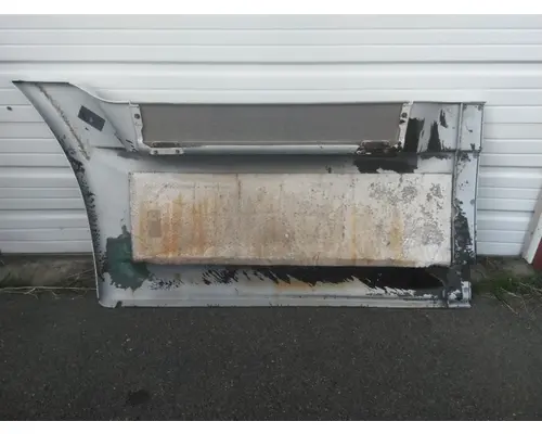 FREIGHTLINER CASCADIA 125 CAB SKIRTSIDE FAIRING