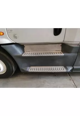 FREIGHTLINER CASCADIA 125 CAB SKIRT/SIDE FAIRING