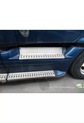 FREIGHTLINER CASCADIA 125 CAB SKIRT/SIDE FAIRING