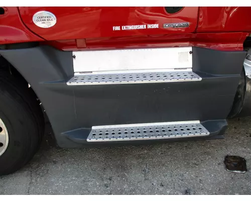 FREIGHTLINER CASCADIA 125 CAB SKIRTSIDE FAIRING