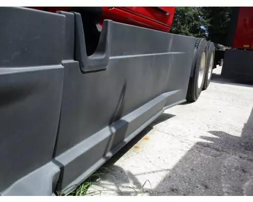 FREIGHTLINER CASCADIA 125 CAB SKIRTSIDE FAIRING