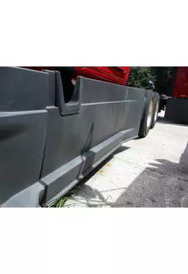 FREIGHTLINER CASCADIA 125 CAB SKIRT/SIDE FAIRING