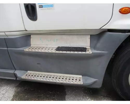 FREIGHTLINER CASCADIA 125 CAB SKIRTSIDE FAIRING