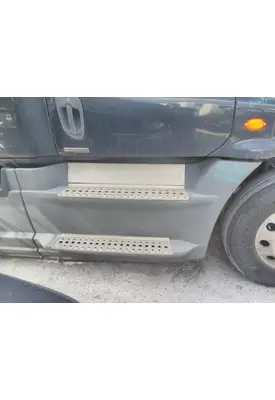 FREIGHTLINER CASCADIA 125 CAB SKIRT/SIDE FAIRING