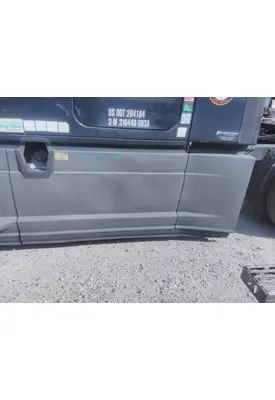 FREIGHTLINER CASCADIA 125 CAB SKIRT/SIDE FAIRING