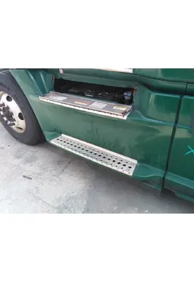 FREIGHTLINER CASCADIA 125 CAB SKIRT/SIDE FAIRING