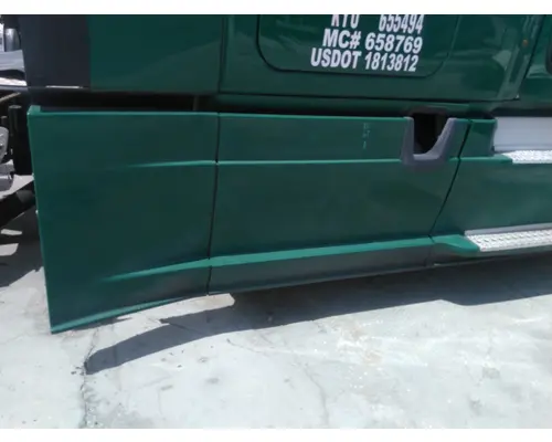 FREIGHTLINER CASCADIA 125 CAB SKIRTSIDE FAIRING