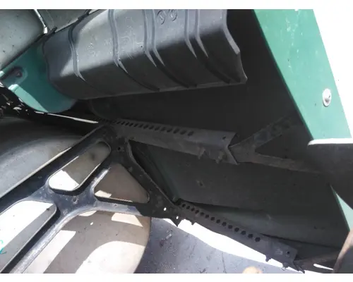 FREIGHTLINER CASCADIA 125 CAB SKIRTSIDE FAIRING