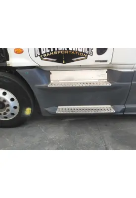 FREIGHTLINER CASCADIA 125 CAB SKIRT/SIDE FAIRING