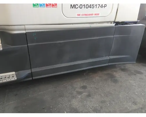 FREIGHTLINER CASCADIA 125 CAB SKIRTSIDE FAIRING