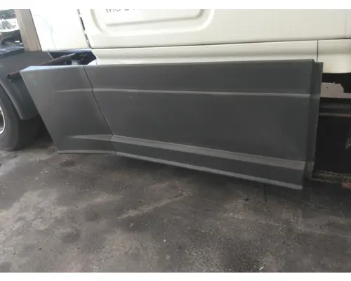 FREIGHTLINER CASCADIA 125 CAB SKIRTSIDE FAIRING
