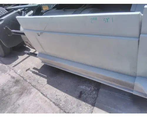 FREIGHTLINER CASCADIA 125 CAB SKIRTSIDE FAIRING