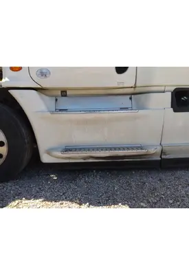 FREIGHTLINER CASCADIA 125 CAB SKIRT/SIDE FAIRING