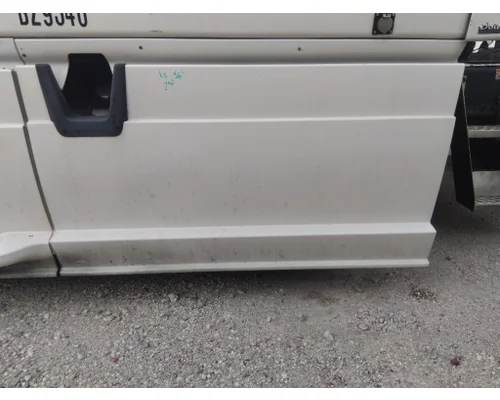FREIGHTLINER CASCADIA 125 CAB SKIRT/SIDE FAIRING