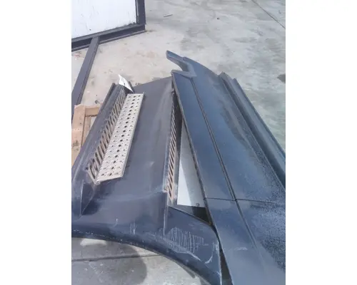 FREIGHTLINER CASCADIA 125 CAB SKIRTSIDE FAIRING