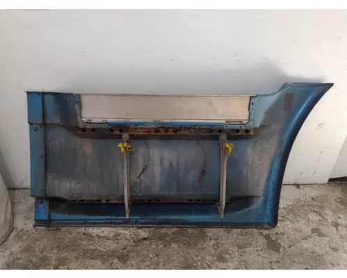 FREIGHTLINER CASCADIA 125 CAB SKIRTSIDE FAIRING