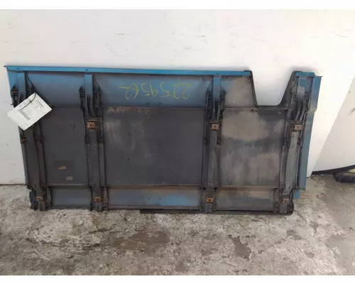 FREIGHTLINER CASCADIA 125 CAB SKIRTSIDE FAIRING