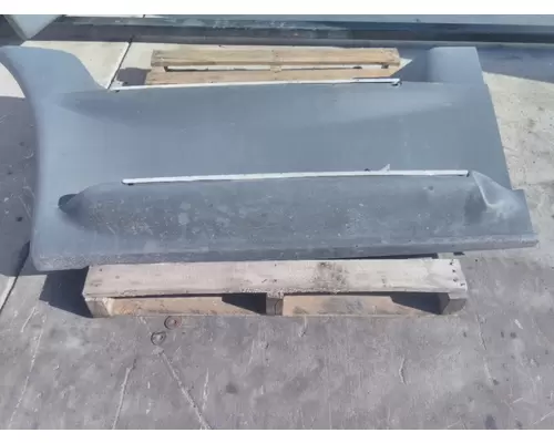FREIGHTLINER CASCADIA 125 CAB SKIRTSIDE FAIRING