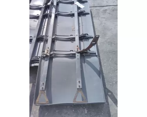 FREIGHTLINER CASCADIA 125 CAB SKIRTSIDE FAIRING