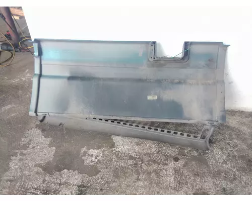 FREIGHTLINER CASCADIA 125 CAB SKIRTSIDE FAIRING