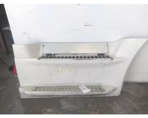 FREIGHTLINER CASCADIA 125 CAB SKIRTSIDE FAIRING