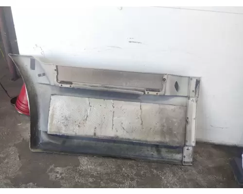 FREIGHTLINER CASCADIA 125 CAB SKIRTSIDE FAIRING