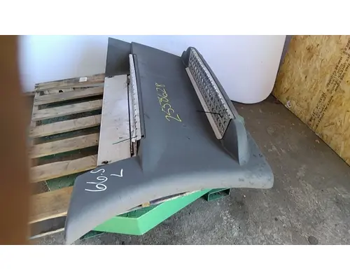 FREIGHTLINER CASCADIA 125 CAB SKIRTSIDE FAIRING