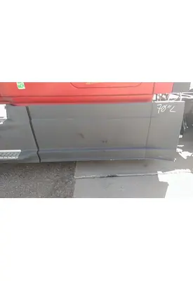 FREIGHTLINER CASCADIA 125 CAB SKIRT/SIDE FAIRING