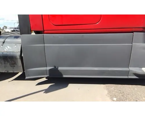 FREIGHTLINER CASCADIA 125 CAB SKIRTSIDE FAIRING