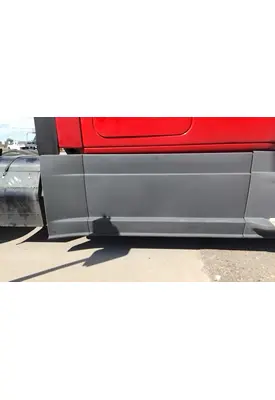 FREIGHTLINER CASCADIA 125 CAB SKIRT/SIDE FAIRING
