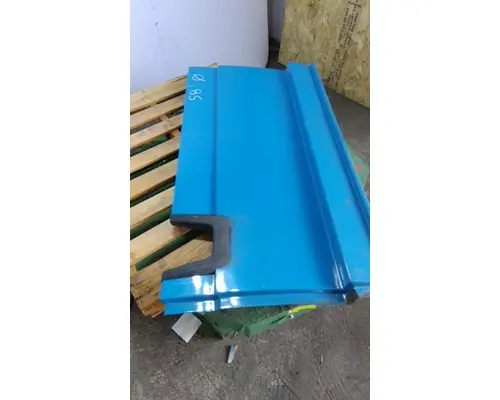 FREIGHTLINER CASCADIA 125 CAB SKIRTSIDE FAIRING