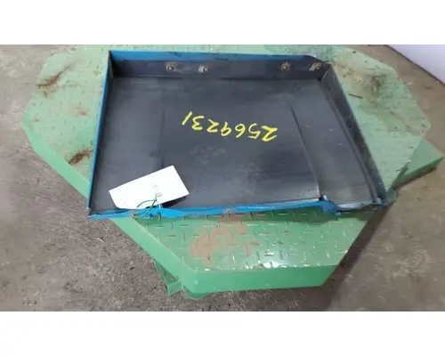 FREIGHTLINER CASCADIA 125 CAB SKIRTSIDE FAIRING