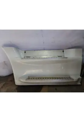 FREIGHTLINER CASCADIA 125 CAB SKIRT/SIDE FAIRING