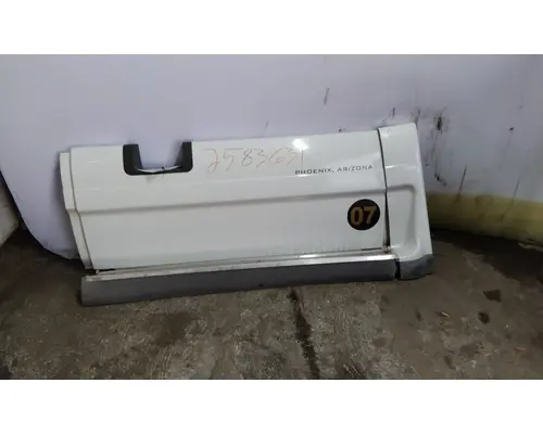 FREIGHTLINER CASCADIA 125 CAB SKIRTSIDE FAIRING