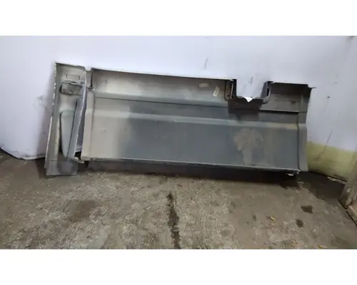 FREIGHTLINER CASCADIA 125 CAB SKIRTSIDE FAIRING