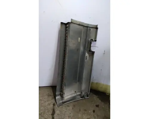 FREIGHTLINER CASCADIA 125 CAB SKIRTSIDE FAIRING