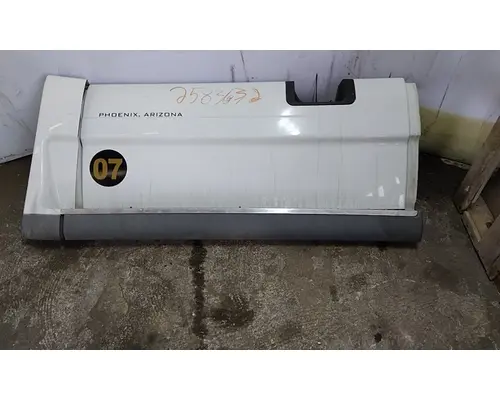 FREIGHTLINER CASCADIA 125 CAB SKIRTSIDE FAIRING