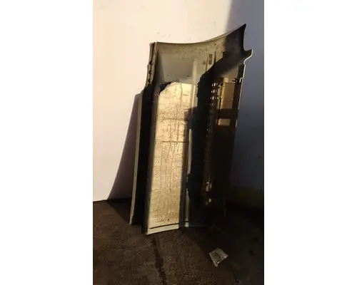 FREIGHTLINER CASCADIA 125 CAB SKIRTSIDE FAIRING