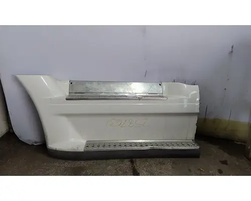 FREIGHTLINER CASCADIA 125 CAB SKIRTSIDE FAIRING