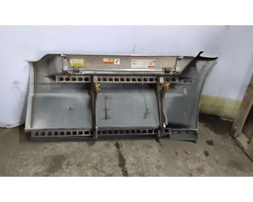 FREIGHTLINER CASCADIA 125 CAB SKIRTSIDE FAIRING