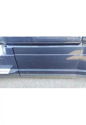 FREIGHTLINER CASCADIA 125 CAB SKIRT/SIDE FAIRING