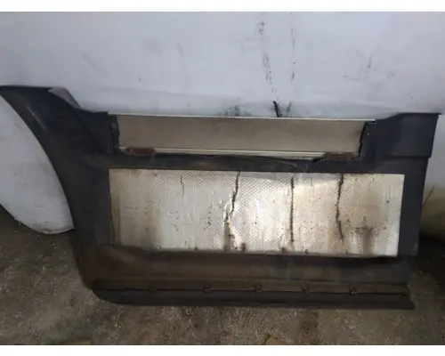 FREIGHTLINER CASCADIA 125 CAB SKIRTSIDE FAIRING