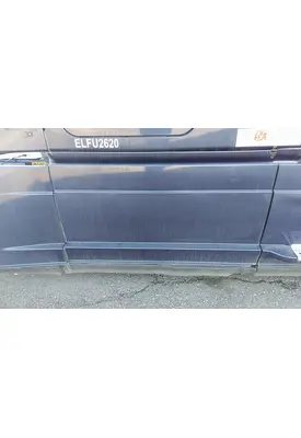 FREIGHTLINER CASCADIA 125 CAB SKIRT/SIDE FAIRING