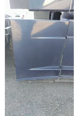FREIGHTLINER CASCADIA 125 CAB SKIRT/SIDE FAIRING