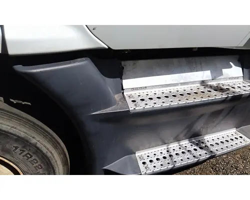 FREIGHTLINER CASCADIA 125 CAB SKIRTSIDE FAIRING
