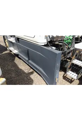 FREIGHTLINER CASCADIA 125 CAB SKIRT/SIDE FAIRING