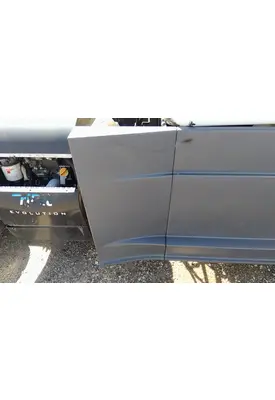 FREIGHTLINER CASCADIA 125 CAB SKIRT/SIDE FAIRING