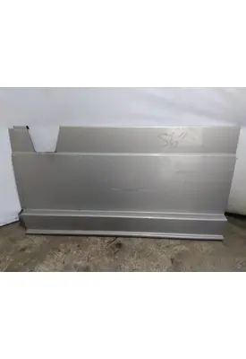 FREIGHTLINER CASCADIA 125 CAB SKIRT/SIDE FAIRING